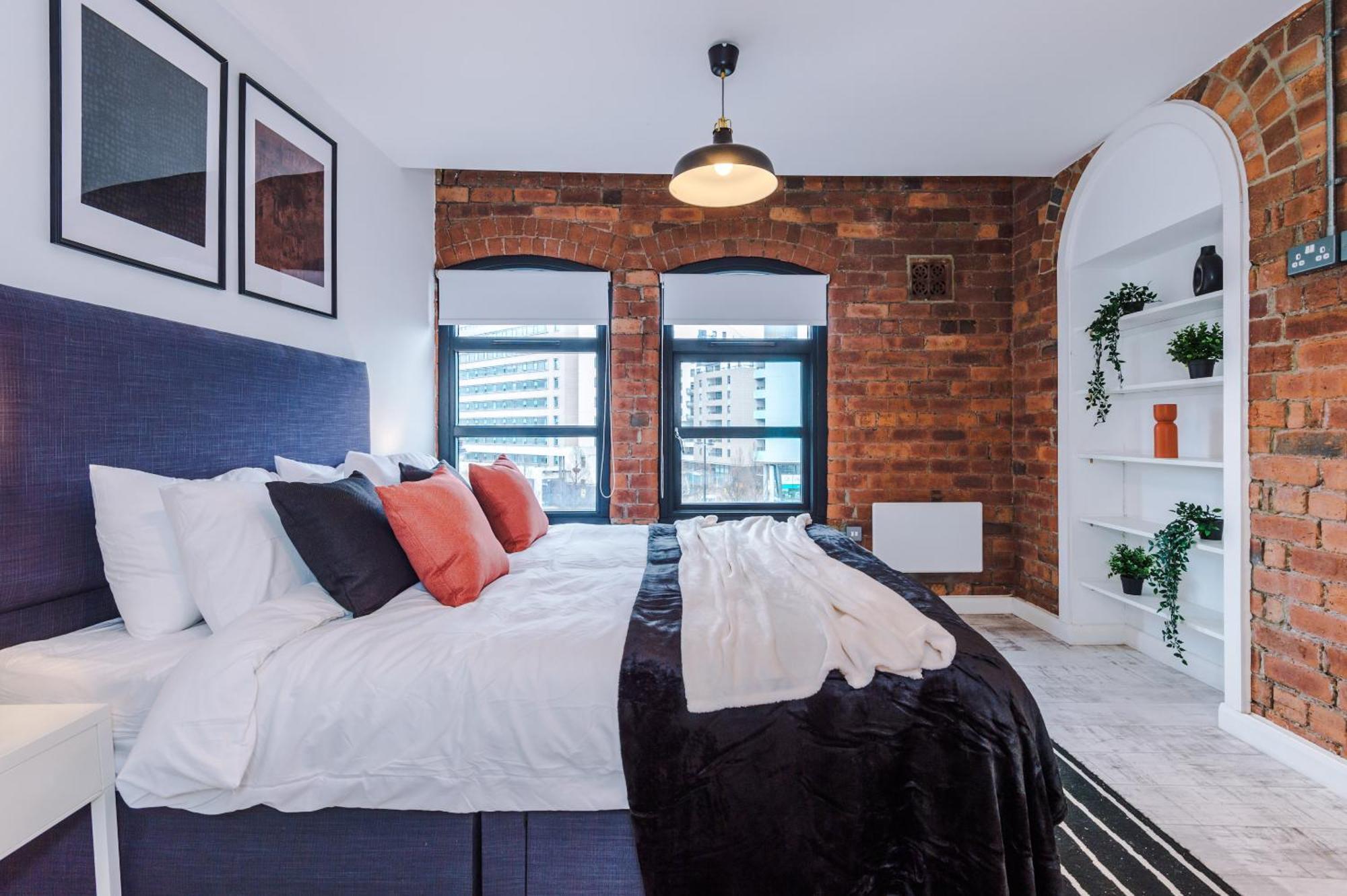 2 King Size Beds In Manhattan Styled Oversize Apartment Лидс Экстерьер фото