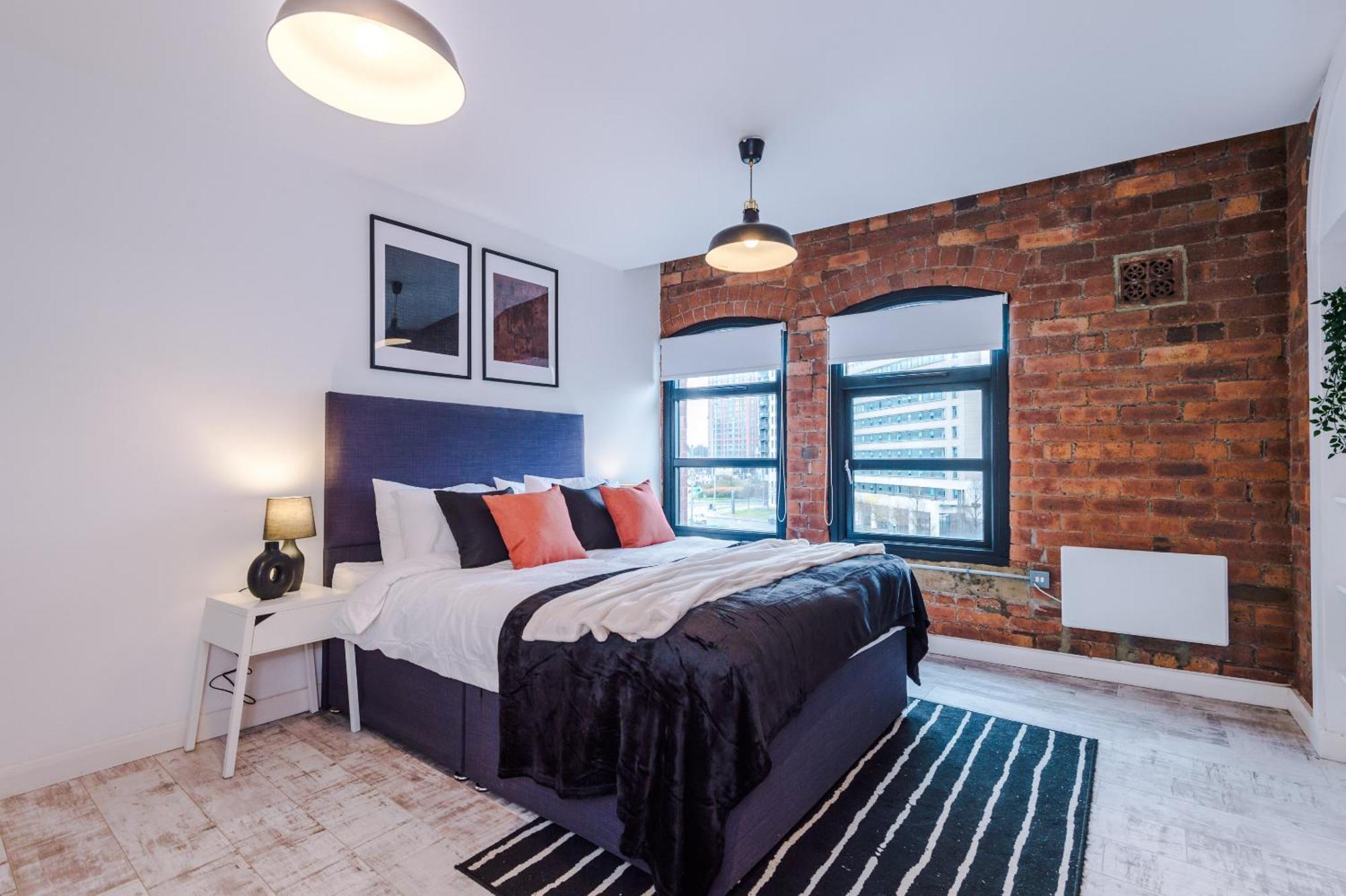 2 King Size Beds In Manhattan Styled Oversize Apartment Лидс Экстерьер фото
