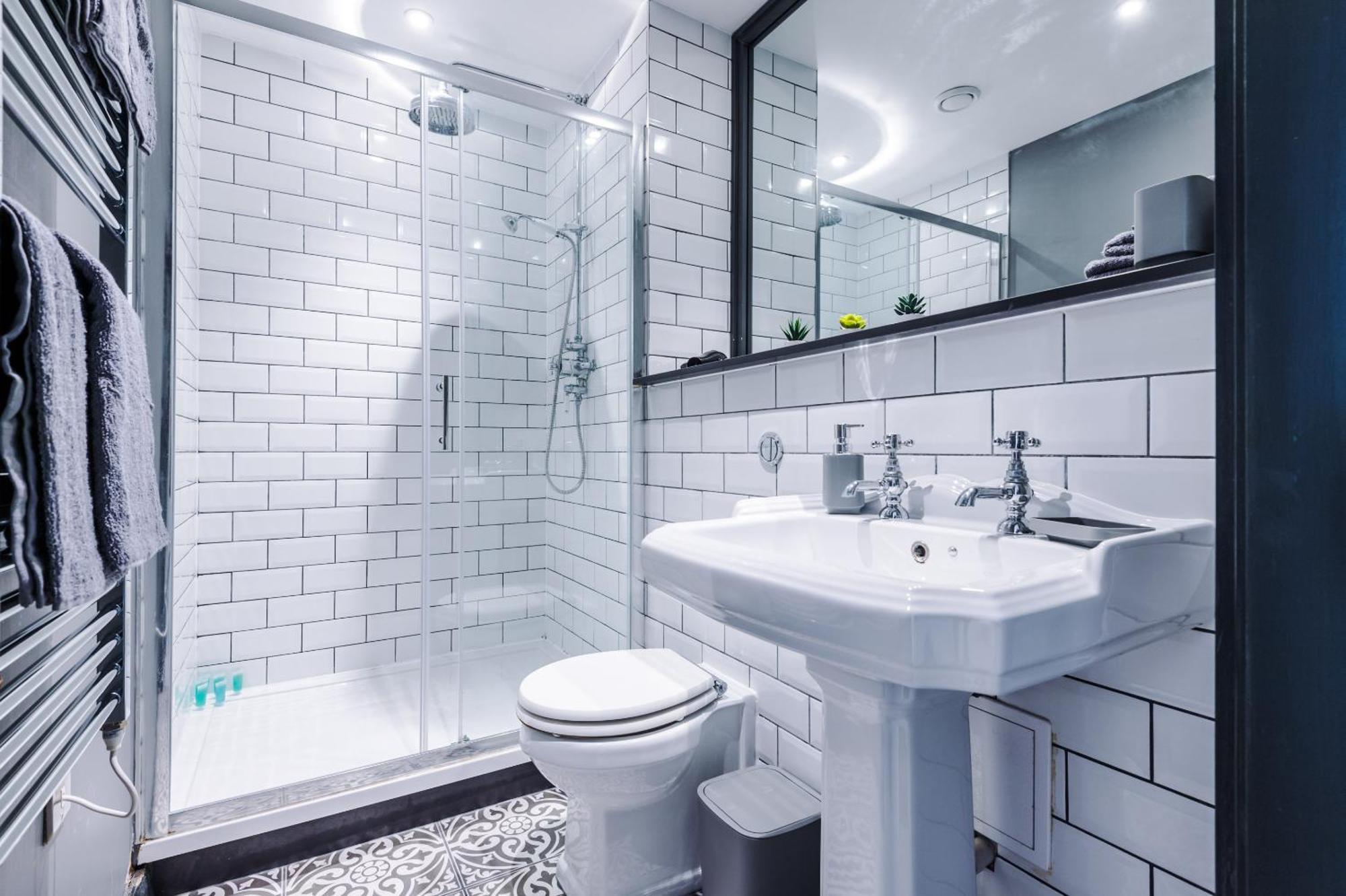 2 King Size Beds In Manhattan Styled Oversize Apartment Лидс Экстерьер фото