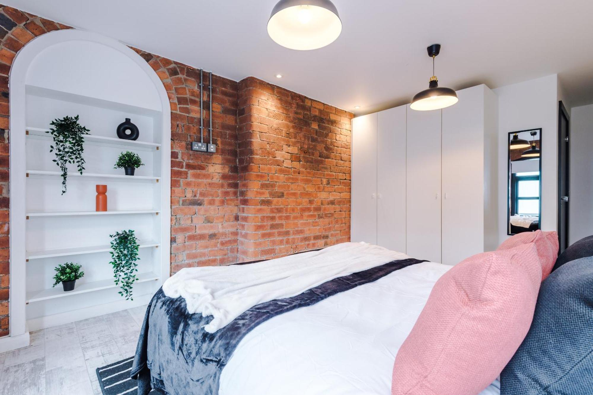 2 King Size Beds In Manhattan Styled Oversize Apartment Лидс Экстерьер фото